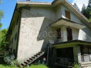 Casa indipendente in vendita a Lizzano in Belvedere via...