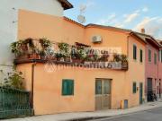 Casa indipendente in vendita a Lucca LU