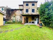 Casa indipendente in vendita a Lucca via della Chiesa...