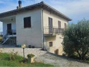 Casa indipendente in vendita a Lucignano AR