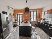 Casa indipendente in vendita a Meda via Felice Orsini