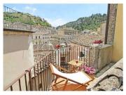 Casa indipendente in vendita a Modica via Montalbano