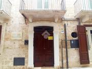 Casa indipendente in vendita a Mola di Bari via Cesare...