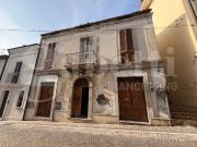 Casa indipendente in vendita a Nereto TE