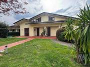 Casa indipendente in vendita a Pietrasanta