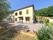 Casa indipendente in vendita a Pistoia via di Granaio,...