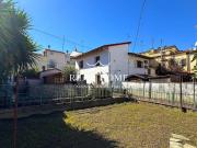 Casa indipendente in vendita a Prato via...