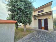 Casa indipendente in vendita a Quarrata, Ferruccia