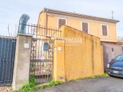 Casa indipendente in vendita a Roma via dell'Acqua...