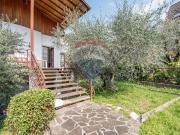 Casa indipendente in vendita a Sale Marasino