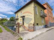 Casa indipendente in vendita a Salsomaggiore Terme PR