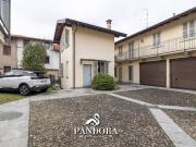 Casa indipendente in vendita a Samarate VA