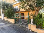 Casa indipendente in vendita a San Severino Marche via...