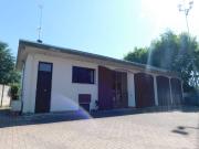 Casa indipendente in vendita a Sannazzaro de'...