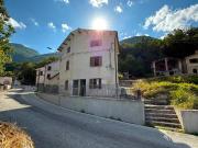 Casa indipendente in vendita a Sarnano MC