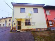 Casa indipendente in vendita a Senna Lodigiana via...