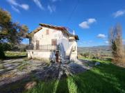 Casa indipendente in vendita a Serra San Quirico AN
