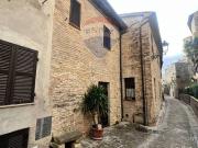 Casa indipendente in vendita a Serra San Quirico via...