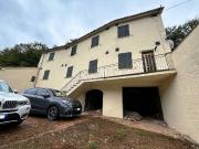 Casa indipendente in vendita a Serrapetrona MC