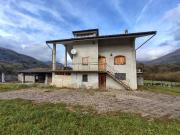 Casa indipendente in vendita a Valchiusa TO