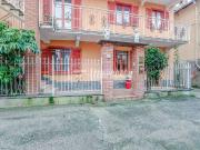 Casa indipendente in vendita a Varallo Pombia