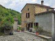 Casa indipendente in vendita a Varano de' Melegari PR