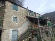 Casa indipendente in vendita a Varazze via Gino...