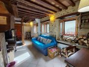 Casa indipendente in vendita a Villa Collemandina LU