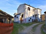 Casa cielo terra in vendita a Sarnano, Campagna