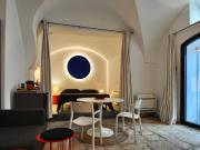 Casa indipendente ristrutturata in vico pergola, Ostuni