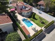 Casa individual con piscina