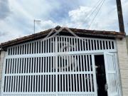 Casa individual no Bairro Maracanã Praia Grande SP, com...