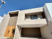 CASA INTELIGENTE EN VENTA EN RESIDENCIAL LOMBARDÍA