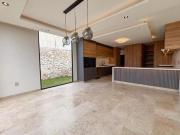 CASA INTELIGENTE Y MUY EQUIPADA EN LOMAS DEL CAMPANARIO...