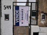 Casa interna a media cuadra de Av. Viale