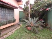 Casa isolada, com jardim, quintal e garagem grande Jd....