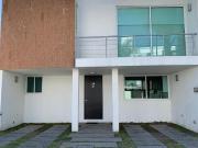 Casa Jardines de La Hacienda