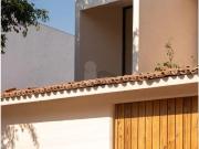 Casa Jurica con doble altura y terrazas que se integran...