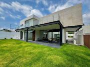 Casa Le?eros con amplios espacios en Zona Dorada de...