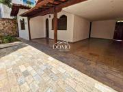 Casa linear com 04 quartos no bairro Castelo