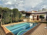 CASA LINEAR COM EXCELENTE LOCALIZAÇÃO A VENDA NO BAIRRO...
