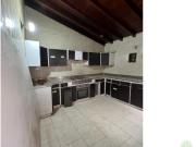 CASA LOCAL EN ARRIEDO EN LAURELES CONQUISTADORES COD 10238