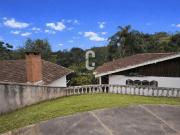 Casa localizada em excelente bairro, na subida para o...