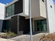 Casa en Tres Marías: 4 Recámaras, Roof Garden