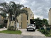 Casa Los Robles, La cañada del pilar