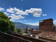 CASA LOTE EN VENTA UBICADA EN MEDELLÍN SECTOR LA MILAGROSA