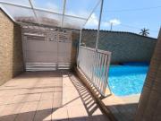 CASA LOTE INTEIRO COM PISCINA A 80 METROS DO MAR