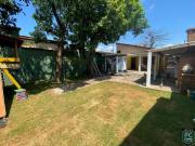 CASA LOTE INTEIRO TIPO CHÁCARA PERTO DA PRAIA, 2...