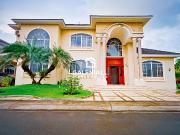 Casa Lujosa En Venta en Urbanización Privada, Machala