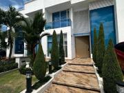 Casa lujosa recien construida en condominio sector Las...